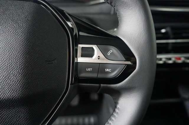 PEUGEOT 208 usata, con Luci diurne LED