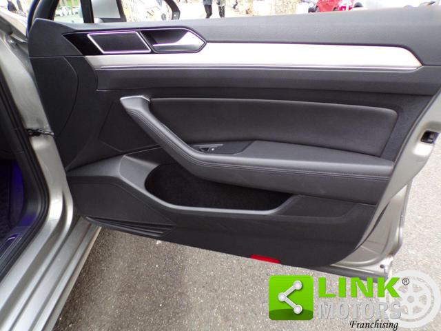 VOLKSWAGEN Passat usata, con Isofix