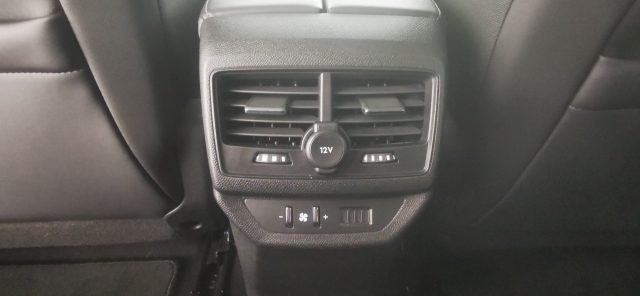PEUGEOT 5008 usata, con Apple CarPlay