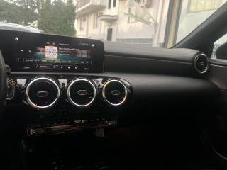 MERCEDES-BENZ A 180 usata, con Volante multifunzione