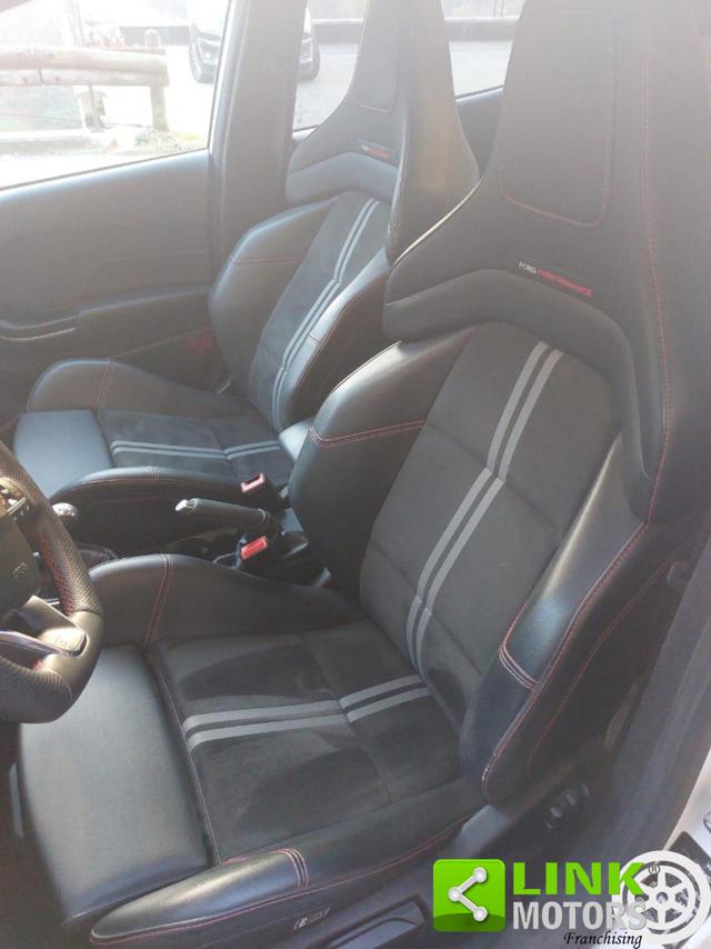 FORD Fiesta usata, con Autoradio