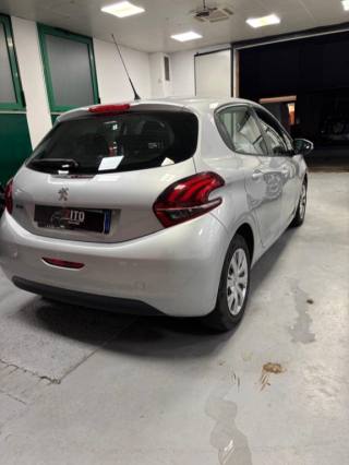 PEUGEOT 208 usata, con Airbag