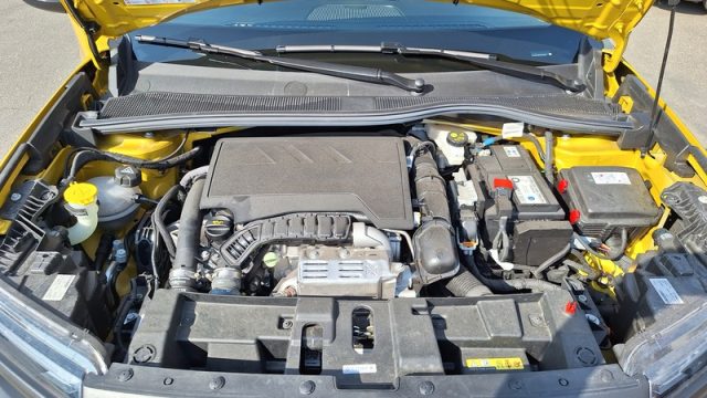 JEEP Avenger usata, con Autoradio digitale