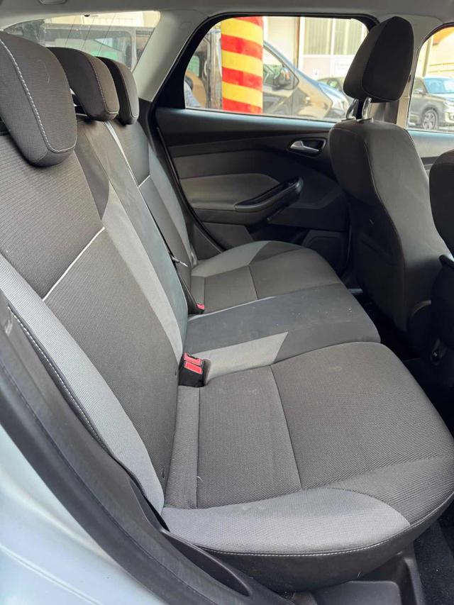 FORD Focus usata, con Specchietti laterali elettrici