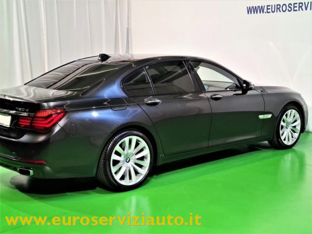 BMW 750 usata, con Bluetooth