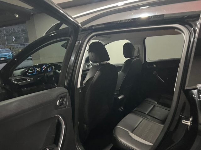 PEUGEOT 2008 usata, con Controllo automatico clima