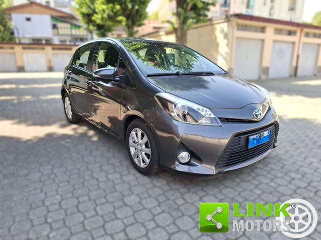 TOYOTA Yaris usata, con Airbag