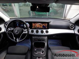 MERCEDES-BENZ E 220 usata, con Sensori di parcheggio posteriori