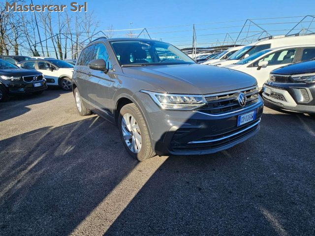 VOLKSWAGEN Tiguan usata, con Boardcomputer