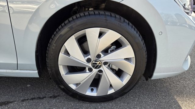 VOLKSWAGEN Golf usata, con Autoradio