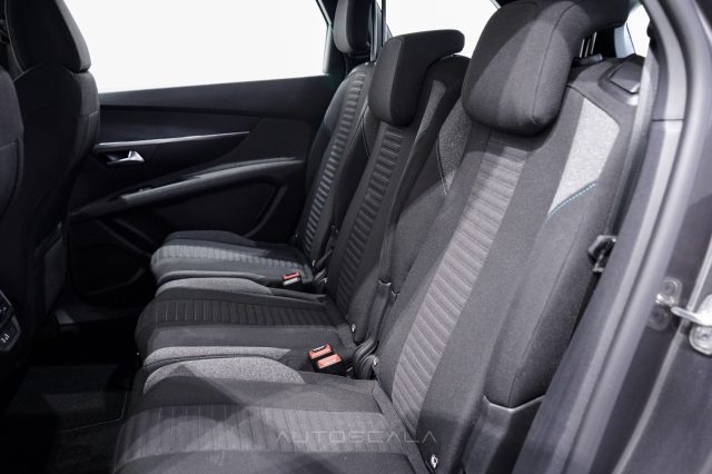 PEUGEOT 5008 usata, con Bluetooth