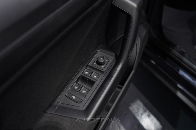 VOLKSWAGEN T-Roc usata, con Cruise Control