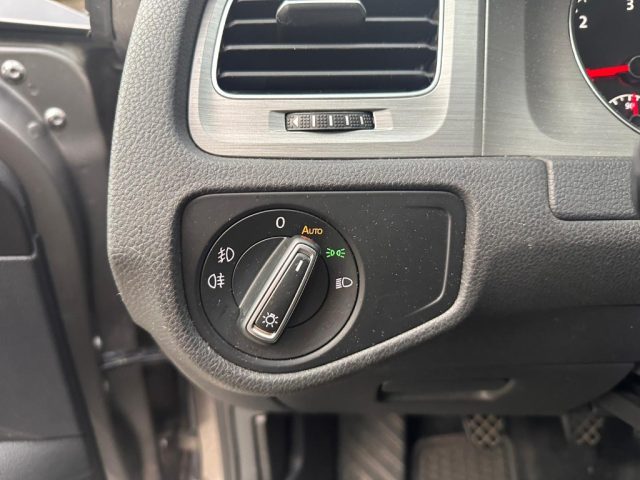 VOLKSWAGEN Golf usata, con Autoradio