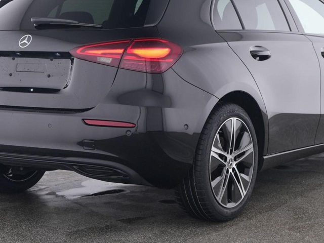 MERCEDES-BENZ A 180 usata, con Alzacristalli elettrici
