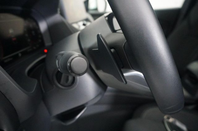 NISSAN Qashqai usata, con Fari LED
