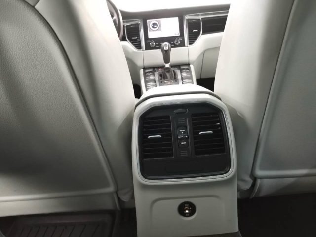 PORSCHE Macan usata 28