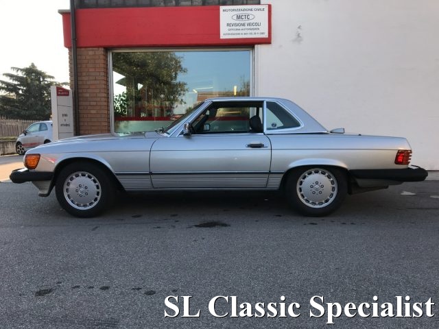 MERCEDES-BENZ SL 560 usata 1