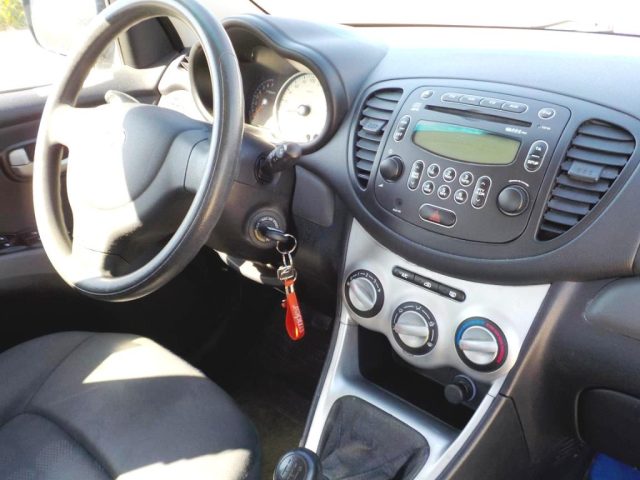 HYUNDAI i10 usata 32