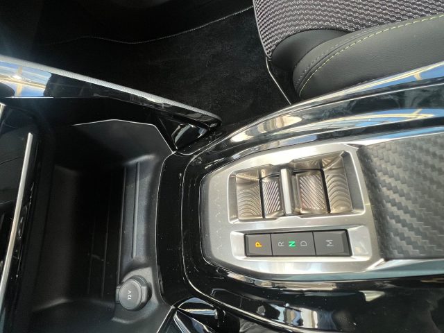 PEUGEOT 2008 usata, con Fari LED
