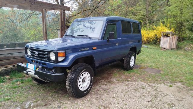 TOYOTA Land Cruiser usata, con Autoradio