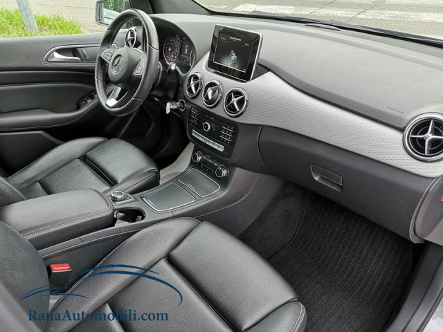 MERCEDES-BENZ B 180 usata, con Cronologia tagliandi
