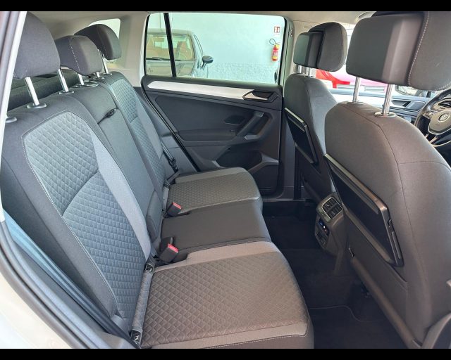 VOLKSWAGEN Tiguan usata, con Bracciolo