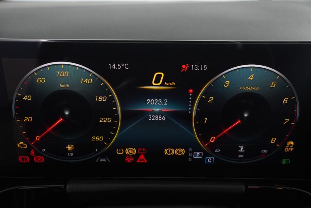 MERCEDES-BENZ CLA usata 6