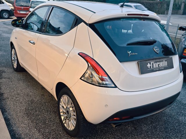 LANCIA Ypsilon usata, con Autoradio