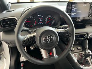 TOYOTA Yaris usata, con Autoradio digitale