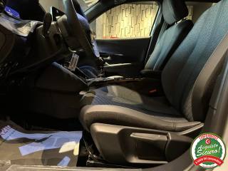 PEUGEOT 2008 usata, con Luci diurne LED