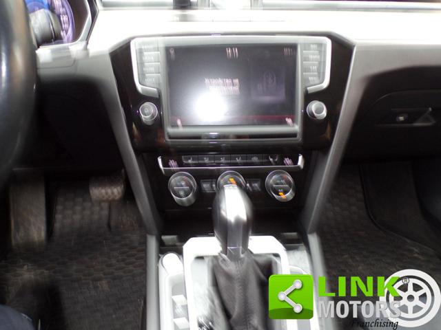 VOLKSWAGEN Passat usata, con Airbag testa