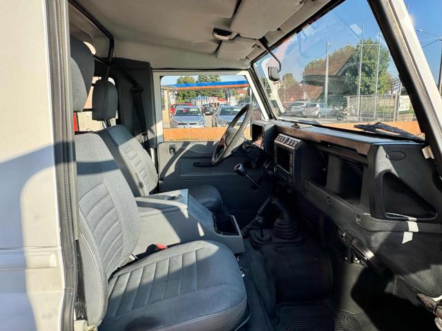 LAND ROVER Defender usata, con Gancio traino