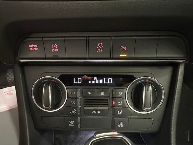 AUDI Q3 usata, con Sensori di parcheggio posteriori