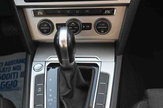 VOLKSWAGEN Passat Variant usata, con Servosterzo