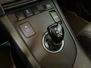 TOYOTA Auris usata, con Hill holder