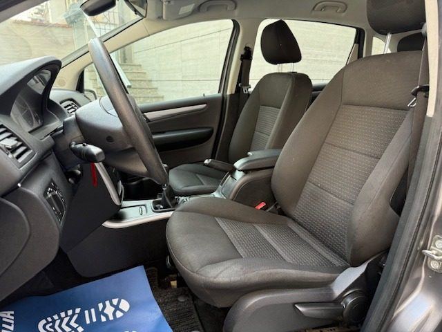MERCEDES-BENZ B 180 usata, con Chiusura centralizzata