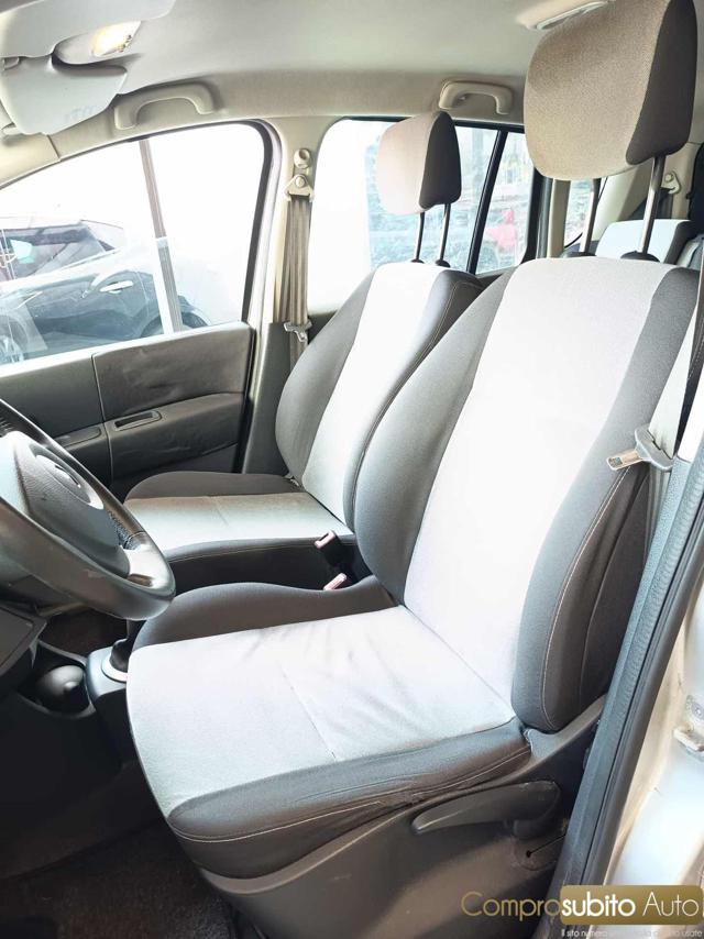 RENAULT Modus usata, con Sedile posteriore sdoppiato