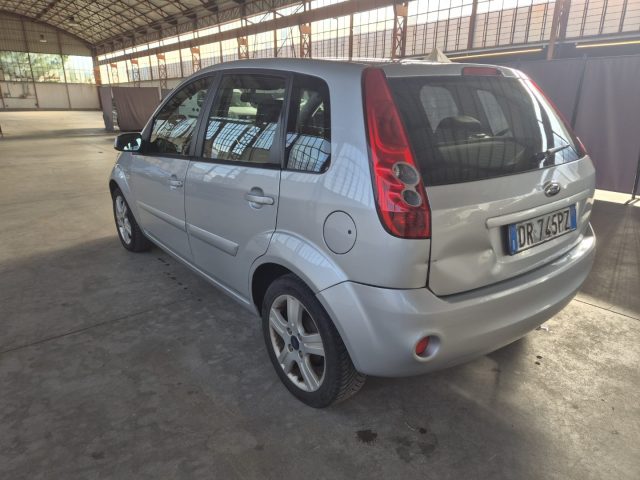 FORD Fiesta usata, con Chiusura centralizzata