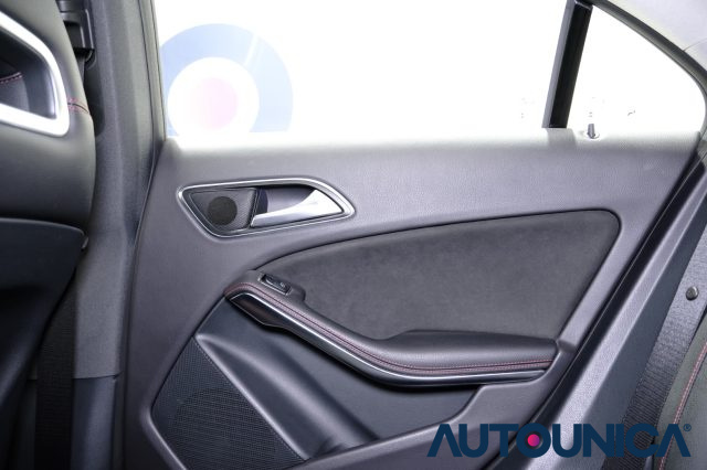 MERCEDES-BENZ CLA 220 usata, con Airbag testa