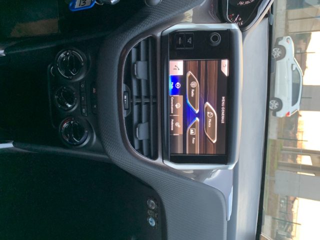 PEUGEOT 2008 usata, con Lettore CD