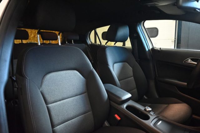 MERCEDES-BENZ GLA 180 usata 42