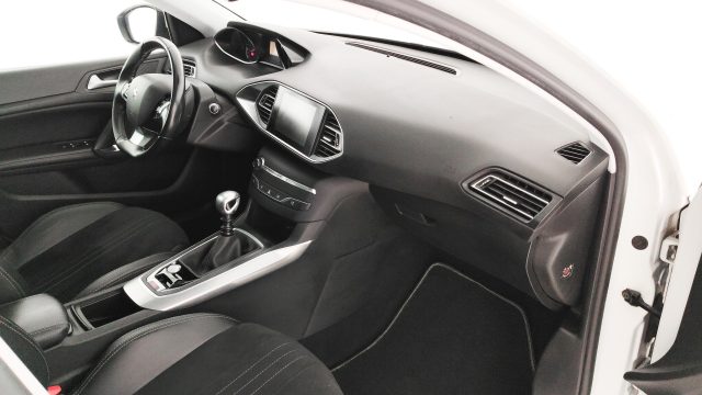 PEUGEOT 308 usata, con Specchietti laterali elettrici