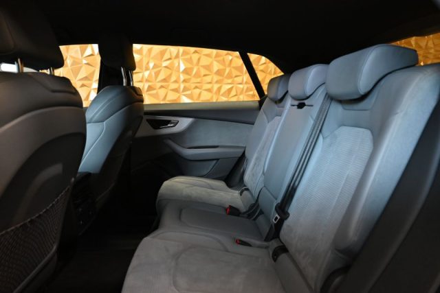 AUDI Q8 usata 25