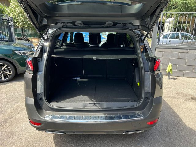 PEUGEOT 5008 usata, con Volante in pelle