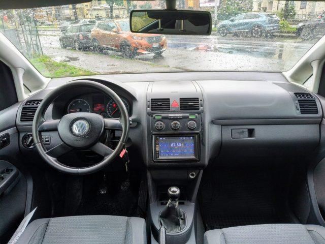 VOLKSWAGEN Touran usata, con Chiusura centralizzata