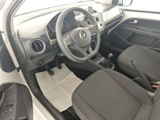 VOLKSWAGEN up! usata, con Autoradio
