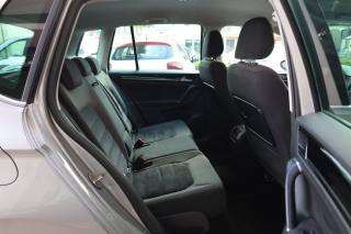 VOLKSWAGEN Golf Sportsvan usata, con Controllo automatico clima