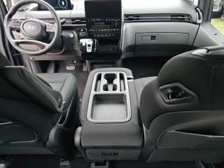 HYUNDAI Staria usata, con Isofix