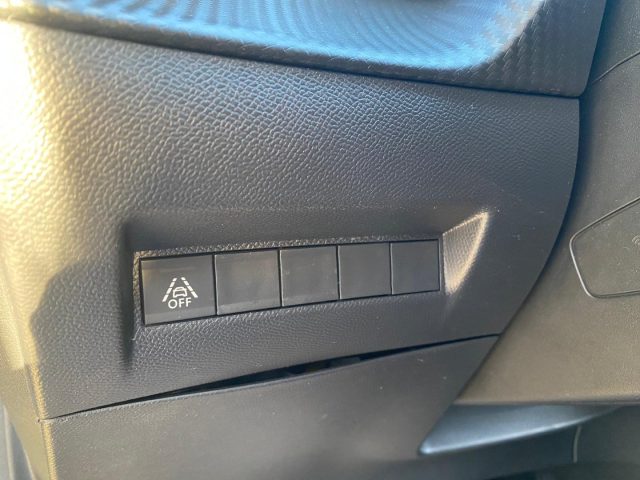 PEUGEOT 208 usata, con Airbag testa