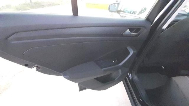 VOLKSWAGEN T-Roc usata 62